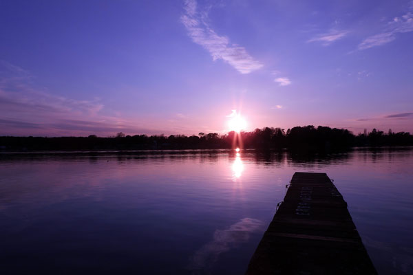 Farbenprächtiger Sonnenuntergang ✓ Foto vom Steg am Langer See (Dahme) Berlin ✓